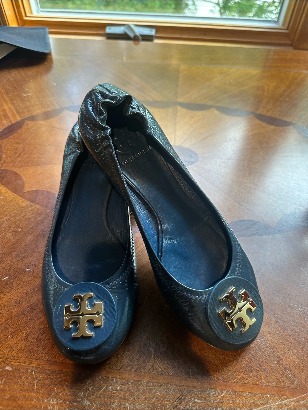 Tory Burch Black Reva Leather Ballet Flats with Gold Logo 7.5